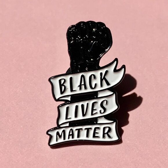 Black lives matter Enamel Pin - Picture 1 of 4